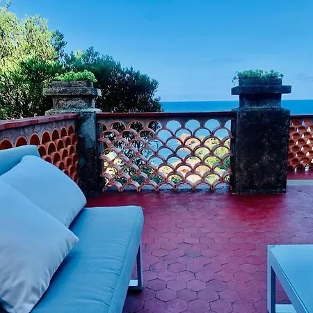 Stupefiante Vue Panoramique De Caractere Villa